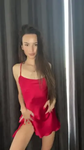 This sexy outfit is perfect for a first date