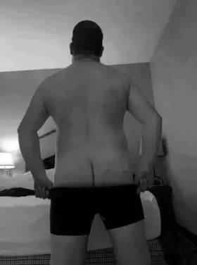 My beefy friend loved your guys’ feed back and attention and let me take this pics for you guys. 🔥🤤