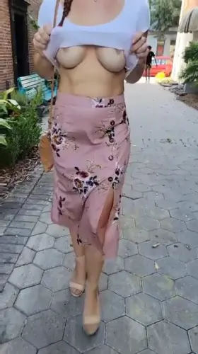 Feeling frisky tonight [gif]