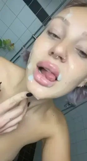 Love playing with his cum 💗
