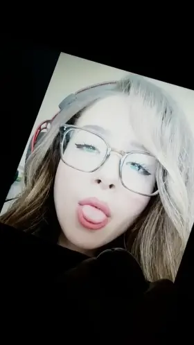 New Pokimane Selfie = New Pokimane Tribute