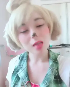 @oolong.ing as Isabelle (Animal Crossing)