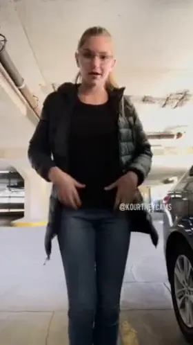 It finally happened, I got caught flashing in public 😅 [f]