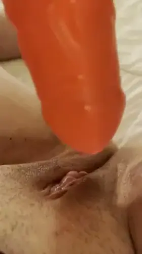 Update: my hole CAN fit that giant toy 😏😏