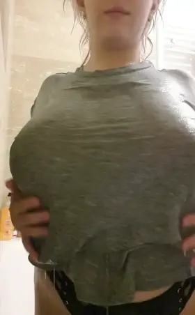 A wet tittydrop is always a good tittydrop ! 🥰 Where should i do the next video ?? (F19)