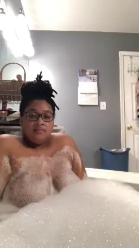 more tiddie, less problem 🛁💦✌🏽