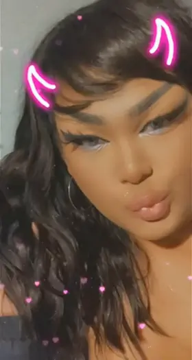 I’d look better with your cum all over my face 😋😋