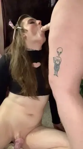 sucking cock makes my clitty twitch, i love to be used and splashed on <3