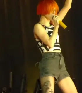 https://www.reddit.com/r/hayleywilliams/comments/mmidbd/hip_sway/?utm_source=share&utm_medium=ios_app&utm_name=iossmf