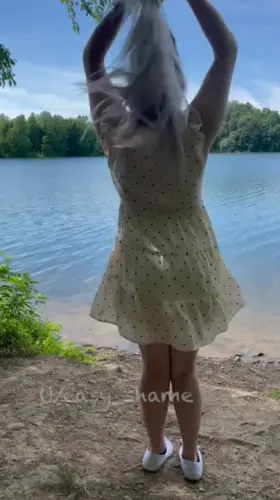 do you like my new dress? [f]