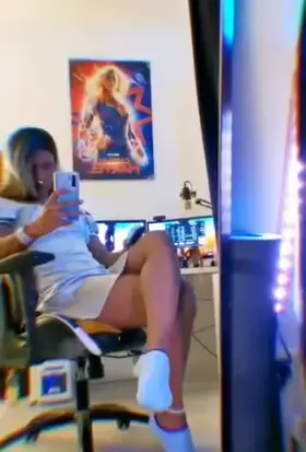 I'm ready. Are you coming to pick me up? 😌