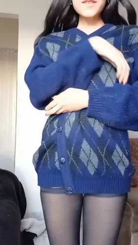 I’m 5” and I’m addicted to being naked [GIF]