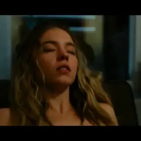 Sydney Sweeney giving her audience a taste of voyeurism (