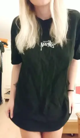 [video] Hello from my big natural tittys 🇸🇪😈 [F]