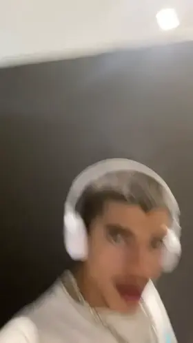 jerking off at the gym, would you join me or would report me to the staff? 😈💦