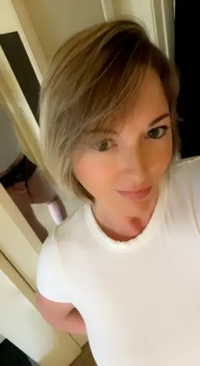 Do you love my sweet sexy ass? check my profile to see more 😇