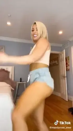 Mandy Rose 😫😍🍑🤤