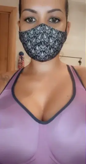 Should a 40yr old mom shake her big tits on Reddit in 2021 ? OC