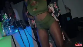 That moment when she turns around for the camera 😍