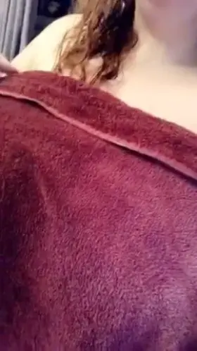 Big ol hanging tits🖤🖤