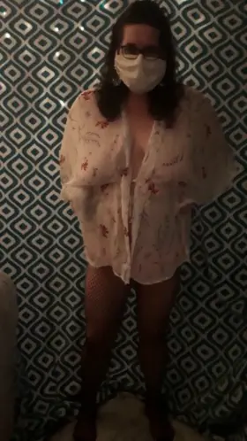 sexy lil tease for you 🤗😘[41f][oc]