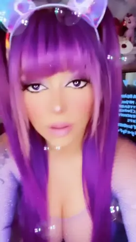 A lot enjoyed my last post with her so here's another one for you gooners