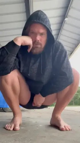 Who’s gonna Lick my Toes clean?!