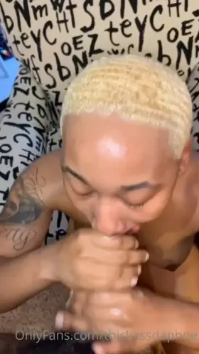 I LOVE HOW SHE GETS THAT NUT OUT GET FULL LENGTH TAPE IN COMMENZ