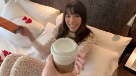 Girlfriend Gets Valentine's Day Card... and Surprise Facial