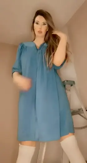 Here’s my naked 6 foot body with 34DDD breasts coming straight at you [oc]