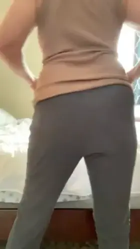 You choose, from the front or from behind (f) 46