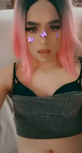 First time showing my face (while wearing my tiniest cage) so be kind 💕