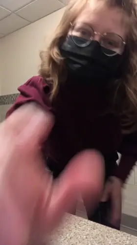 Big tiddy big booty ♥️🖤 Pound me in the bathroom??🥺