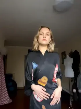 Ever wanted to fuck a blonde with small tits and a lil booty? :)