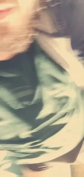 28Mfrance i'm home alone, need someone...