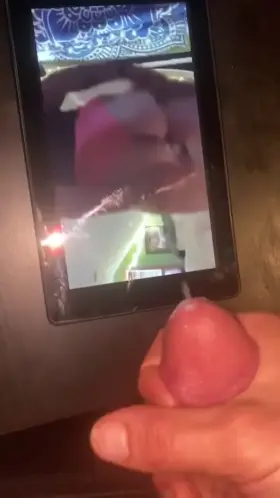 Huge cumtribute, Sound on 🔈 Slappin that ass. Kik DCumtributes