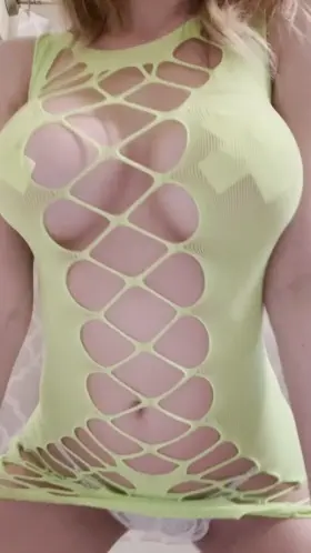 Miss Lippy’s car is green