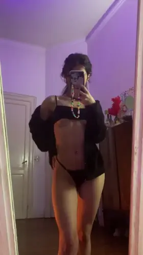 i workout in my undies who wants to be my workout buddy? 😇