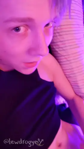 Cumming all over my tummy and licking it up~