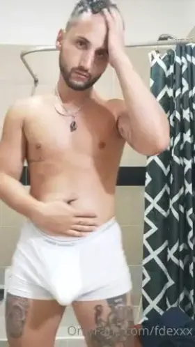 masturbating in my bathroom 🥵 would you like to meet me and suck my cock? go to comment section for all my hot content 💎 💦🍆