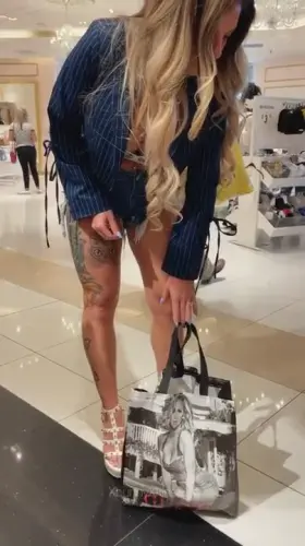 Who Says Guys Don’t Like Shopping😜