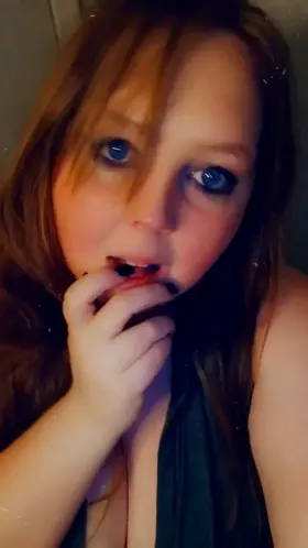 Follow me 💋 👩‍🦰