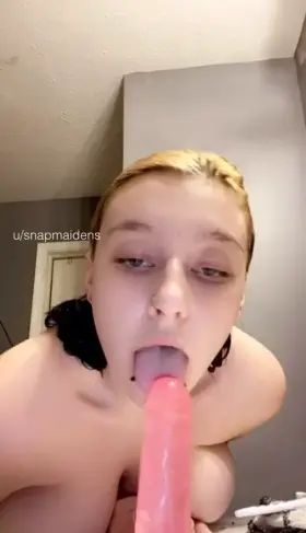 This one’s for all the stepdads who would make a (very welcome) move on me as your stepdaughter