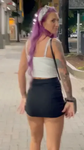 Sound on to hear these guys lose it when i flash them 😆 they came back for more after that