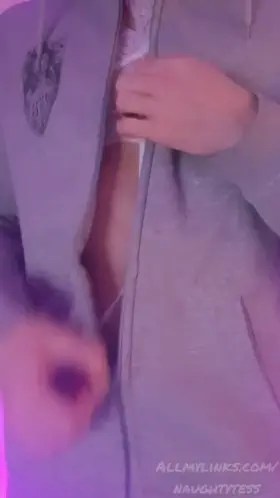 Did my tease make you a little bicurious? 😜