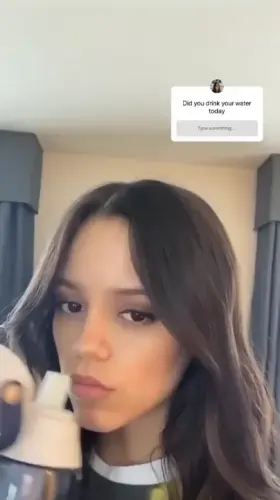 Jenna Ortega showing us how she gets her roles