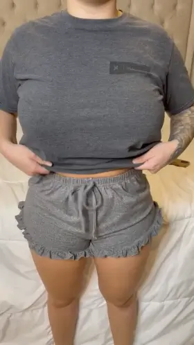 Play with my titties baby