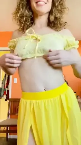 I love showing off my asshole for you! I’ll bake you some cookies then let you eat my ass all day :D [F] MILF