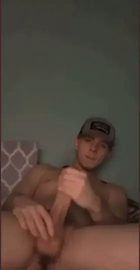 Arrows up if you’d actually suck me off 🤗