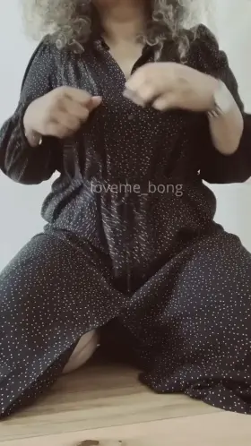 I am just squeezing them on your behalf! 😉🤷🏽‍♀️